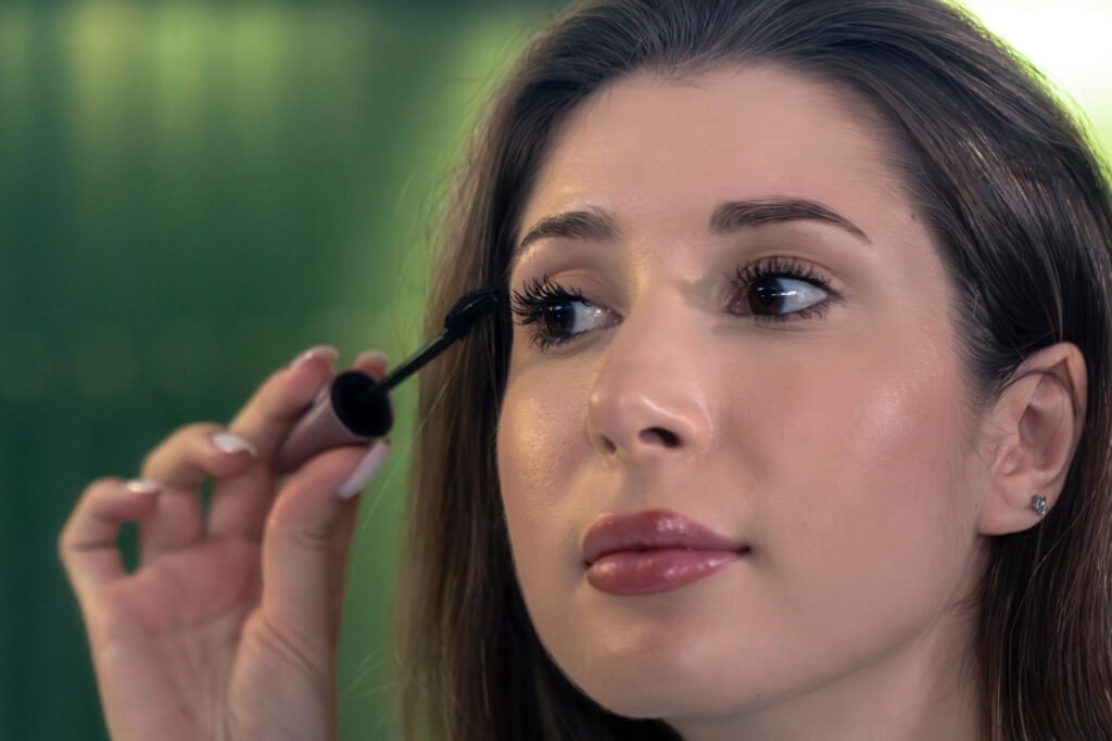 Are anime lashes suitable for beginners?